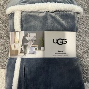 ugg avery throw blanket for two in shell plaid